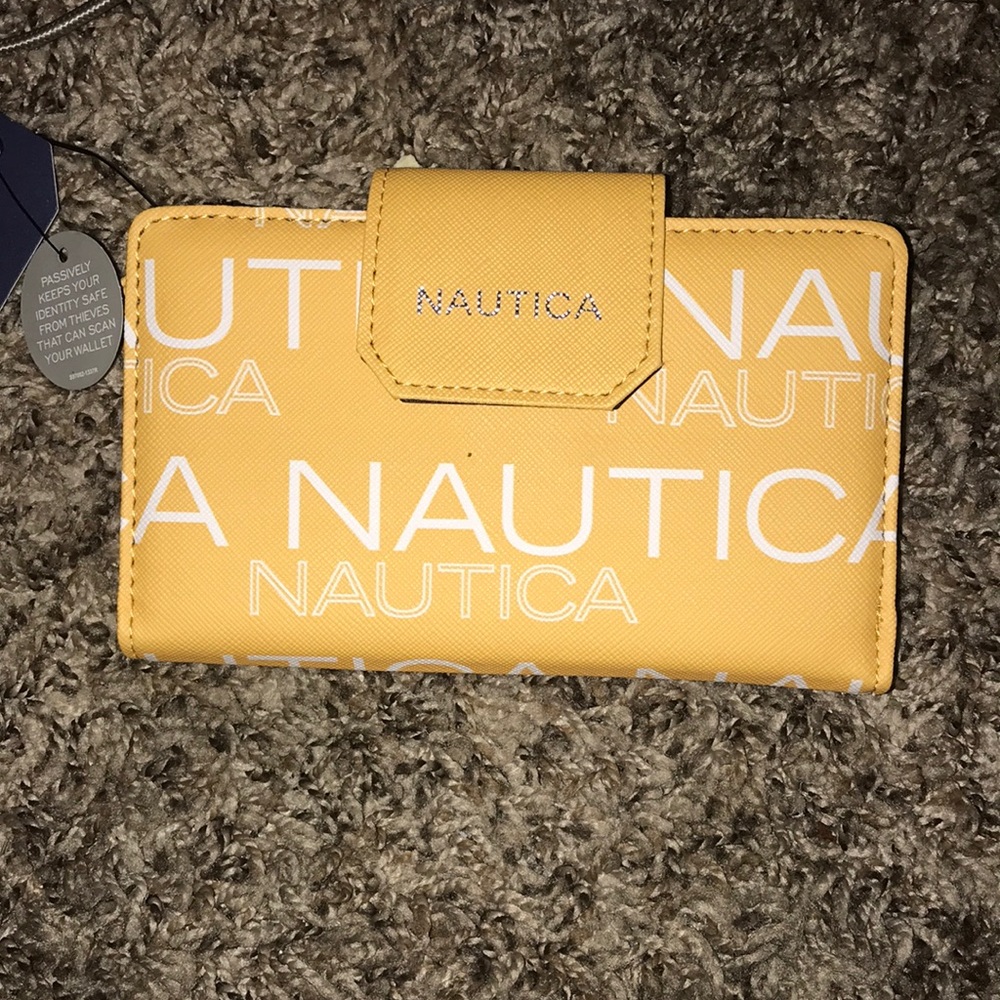 NWT yellow Nautica wallet!